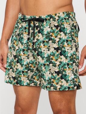 NEW Fabletics The One 7” Short In Misty Jade Camo Floral 2X - NWT